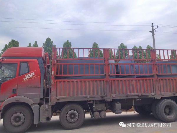 熱烈祝賀鄭州地鐵12號線21.4米長富水細(xì)砂層機(jī)械法聯(lián)絡(luò)通道順利貫通！(圖5)